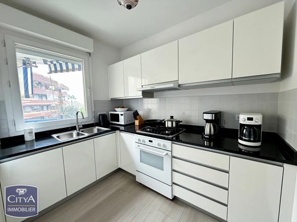 Appartement à vendre 3 pièces 54.12m² Fréjus (83600)