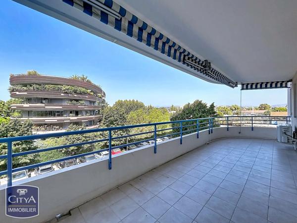 Appartement à vendre 3 pièces 54.12m² Fréjus (83600)