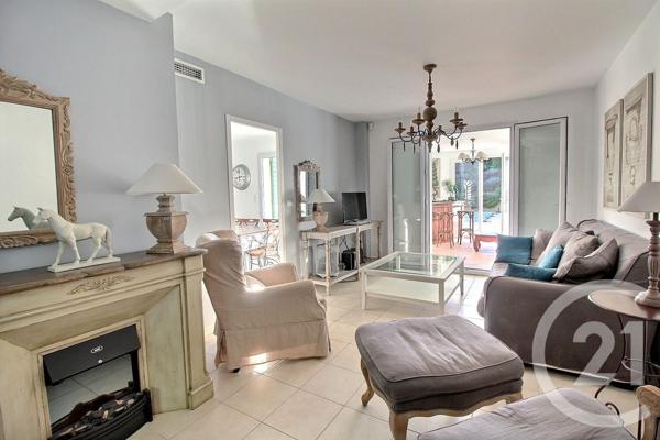 Maison à vendre  7 pièces - 142 m2 ROQUEBRUNE SUR ARGENS - 83