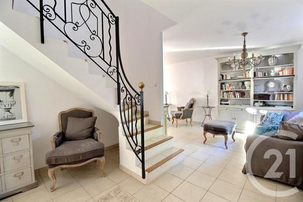 Maison à vendre  7 pièces - 142 m2 ROQUEBRUNE SUR ARGENS - 83