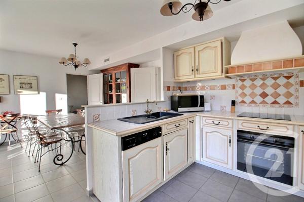 Maison à vendre  7 pièces - 142 m2 ROQUEBRUNE SUR ARGENS - 83