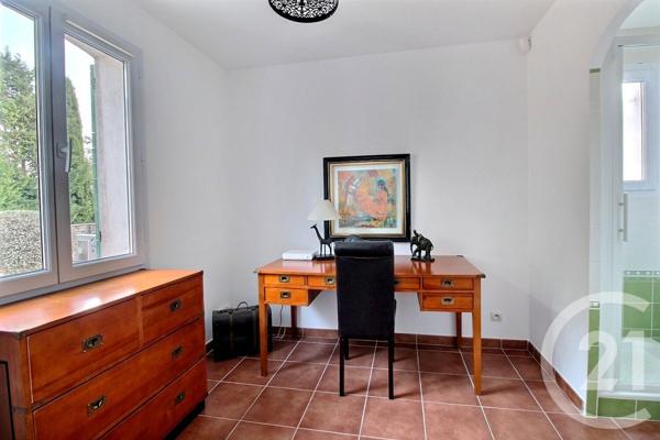 Maison à vendre  7 pièces - 142 m2 ROQUEBRUNE SUR ARGENS - 83