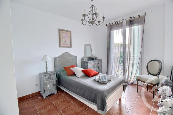 Maison à vendre  7 pièces - 142 m2 ROQUEBRUNE SUR ARGENS - 83