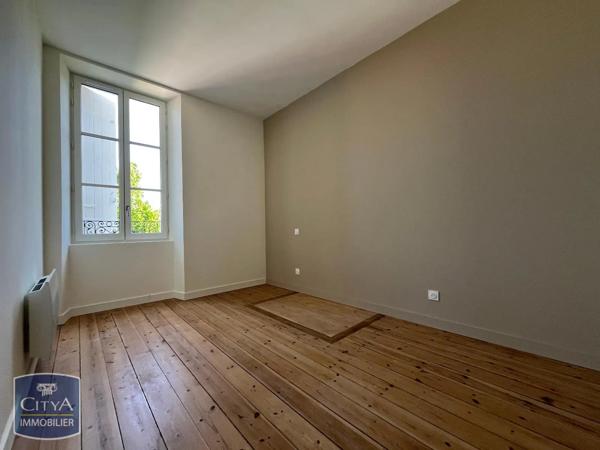 Appartement à louer 3 pièces 52.27m² Saintes (17100)