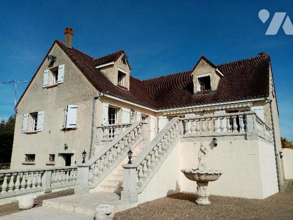 PAVILLON AVEC PISCINE. BELLE VUE DEGAGEE
