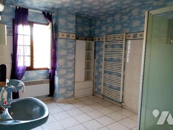 PAVILLON AVEC PISCINE. BELLE VUE DEGAGEE