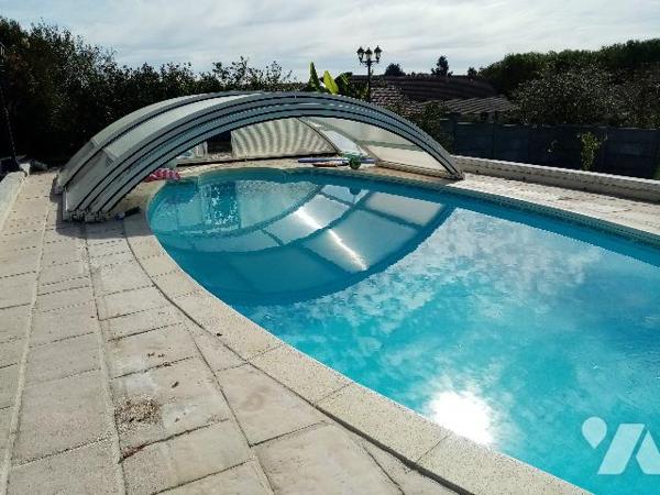 PAVILLON AVEC PISCINE. BELLE VUE DEGAGEE