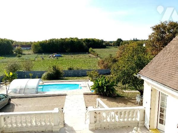 PAVILLON AVEC PISCINE. BELLE VUE DEGAGEE