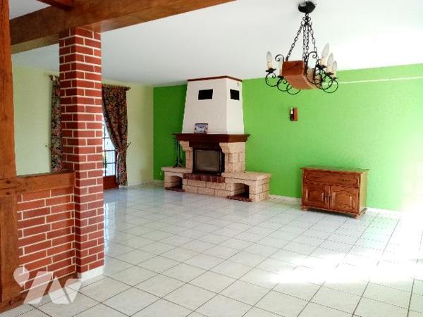 PAVILLON AVEC PISCINE. BELLE VUE DEGAGEE