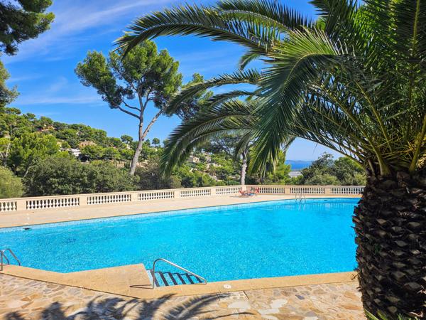 Hyères (83400) Appartement T3 d'exception avec piscine, tennis, vue mer