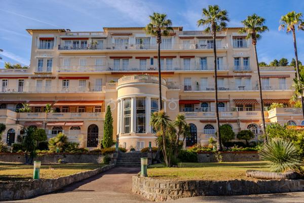 Hyères (83400) Appartement T3 d'exception avec piscine, tennis, vue mer