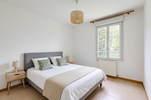 Centre village, T3 de 73 m² avec terrasse et jardin