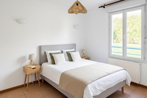 Centre village, T3 de 73 m² avec terrasse et jardin