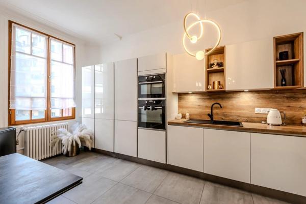 ELEGANCE HAUSSMANIENNE POUR CE T3 A ANNEMASSE