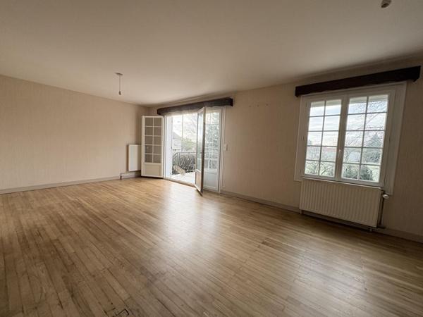 Grande Maison avec 1300 M2