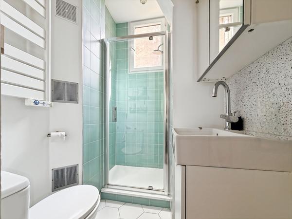 Appartement Montreuil 3 pièce(s) 65,63 m2 avec grenier au dessus et  cave