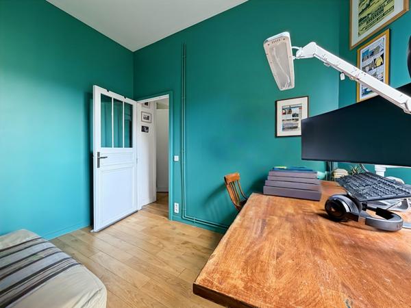 Appartement Montreuil 3 pièce(s) 65,63 m2 avec grenier au dessus et  cave