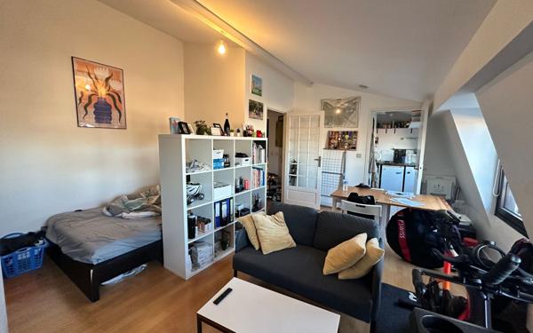 Appartement à vendre    1 pièce • 31 m2 Bordeaux