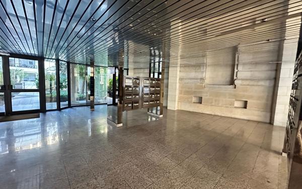 Appartement à vendre    1 pièce • 31 m2 Bordeaux