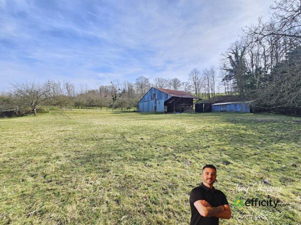 Terrain
        
        - 18104 m² 33 000 € *