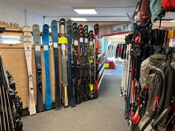 Très rare Magasin Location Skis au pied de pistes