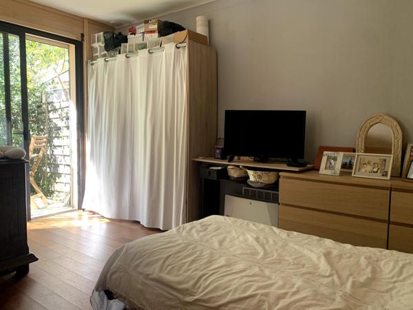 Maison avec piscine + appartement, proche du lac,