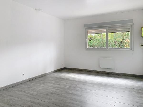 Maison avec piscine + appartement, proche du lac,