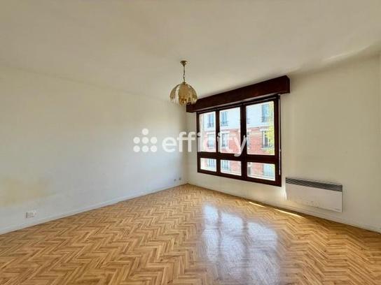 Appartement
         2 pièces
        - 43 m²