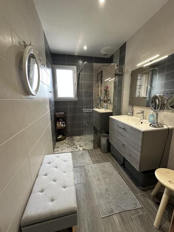 Maison 6 pièce(s) 4 chambre(s) 115 m²