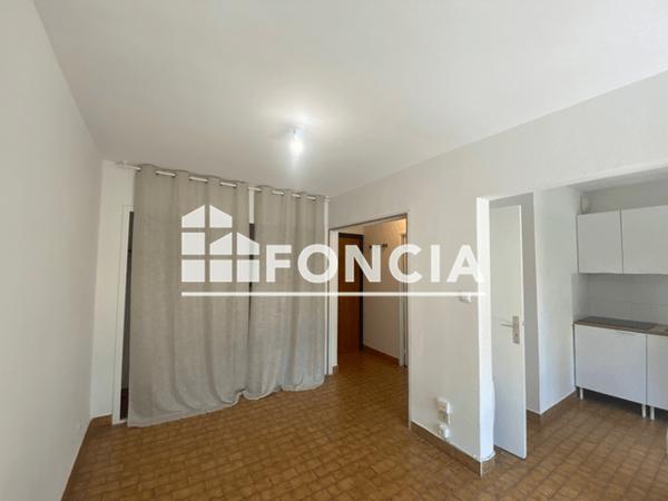 Location Studio 23.1 m² - 21 RUE AUGUSTE BOSC Nimes 30900