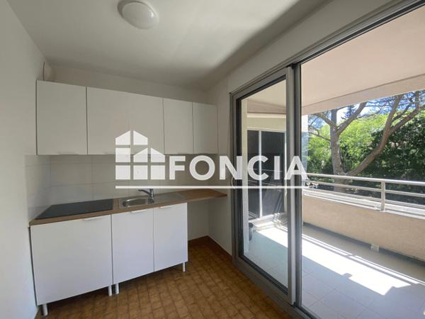 Location Studio 23.1 m² - 21 RUE AUGUSTE BOSC Nimes 30900