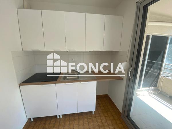 Location Studio 23.1 m² - 21 RUE AUGUSTE BOSC Nimes 30900