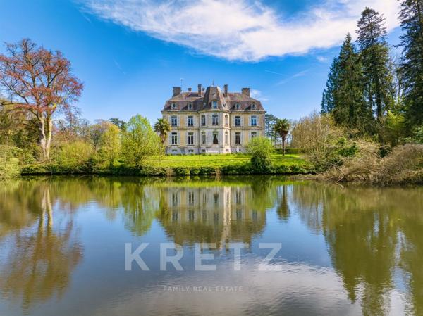 Château XIXe siècle sur 39ha avec Orangerie commerciale 50 couchages.