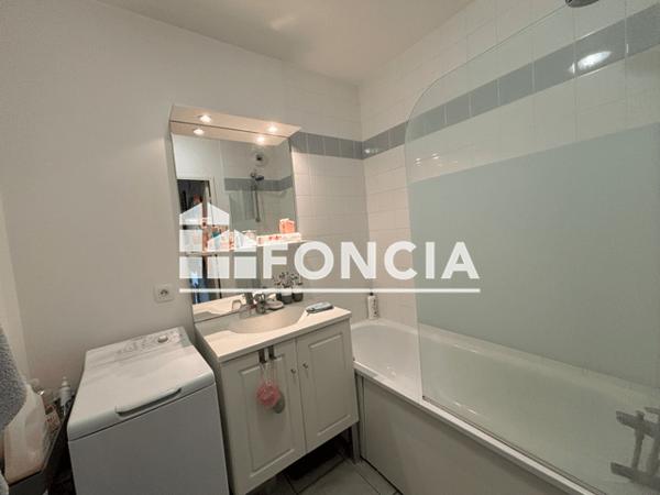 Location Appartement 3 pièces 76.9 m² - 1 PLACE KARINE RUBY Evreux 27000