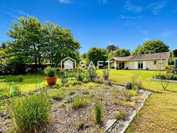 Belle contemporaine sur grand terrain avec droit à construire.