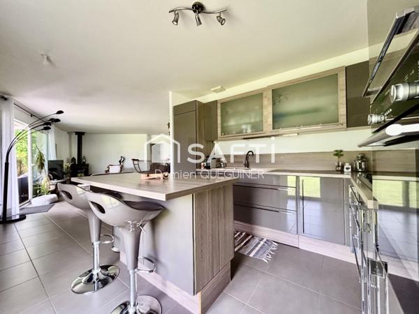 Belle contemporaine sur grand terrain avec droit à construire.