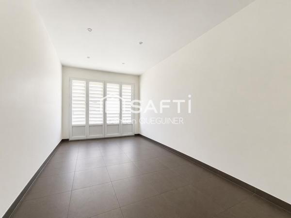 Belle contemporaine sur grand terrain avec droit à construire.