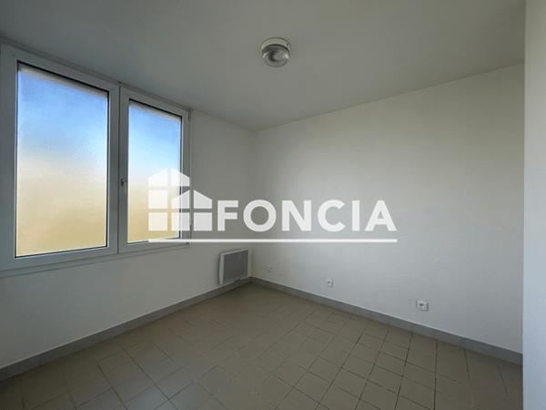 Location Studio 30 m² - 261 IMPASSE JARDELLES Sainte Livrade Sur Lot 47110
