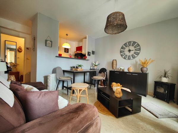 Appartement à louer    2 pièces •  Sanary-sur-Mer