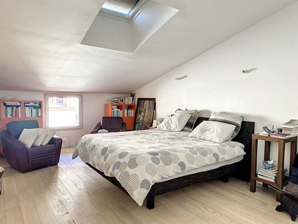 Appartement triplex de ville 3 chambres , bureau, garage a vendre sur Montauban (82)