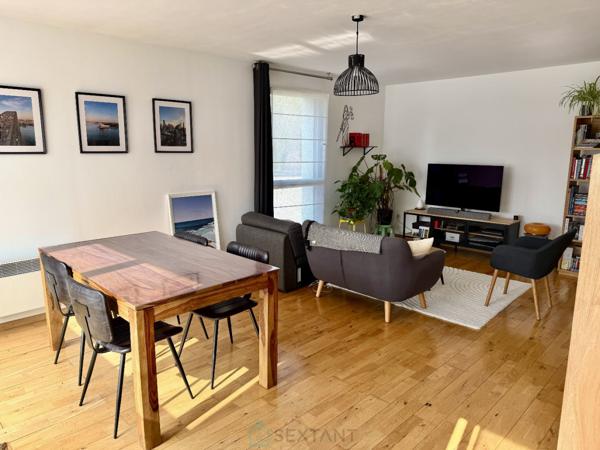 Magnifique appartement avec deux places  de parking privatives.