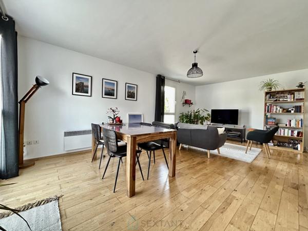 Magnifique appartement avec deux places  de parking privatives.