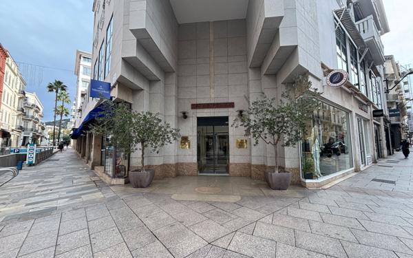 Appartement à vendre    2 pièces • 42,71 m2 Cannes