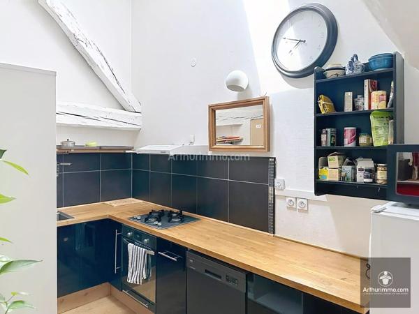 Vente                                                      Appartement
                        
                     4 pièces                      136 m2                     à Roanne