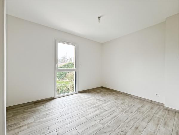 Arnas (69400) ARNAS - Maison contemporaine 4 chambres avec suite parentale de plain pied, jardin et garage