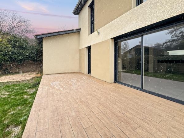 Arnas (69400) ARNAS - Maison contemporaine 4 chambres avec suite parentale de plain pied, jardin et garage