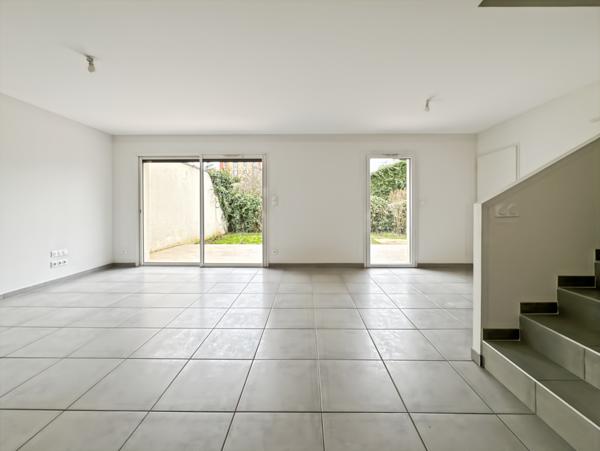 Arnas (69400) ARNAS - Maison contemporaine 4 chambres avec suite parentale de plain pied, jardin et garage