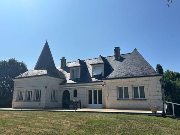 Maison LOIRE-AUTHION 281 m2, parc, piscine. Andard