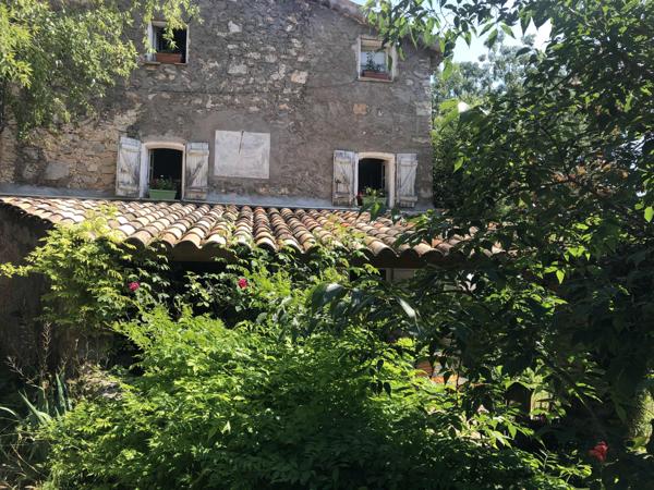 MAISON DE HAMEAU À RESTAURER - HAMEAU DES CHAUMES - VIDAUBAN