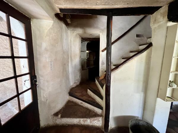 MAISON DE HAMEAU À RESTAURER - HAMEAU DES CHAUMES - VIDAUBAN
